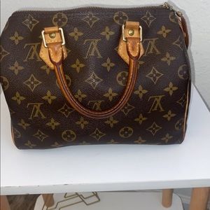 Louis Vuitton Speedy 25